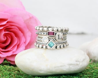 Progetta il tuo set di anelli in argento con pietra portafortuna e iniziale • Anelli con lettere in pietra preziosa • Regalo per la mamma • Set di anelli per la famiglia • Anelli minimalisti •