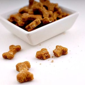 TRUEclassicTREATS: Peanut Butter & Banana dog treats, 8oz image 1