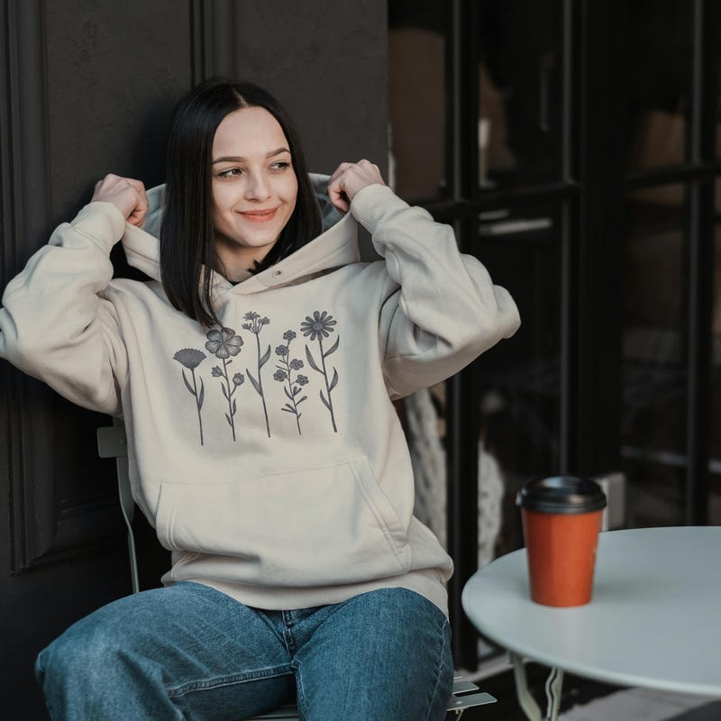 FLOWER GIRL BEIGE SWEATSHIRT WITH BROWN FLAPPER