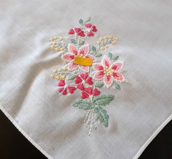 Pair of Vintage Floral Embroidered Hankies - image 5