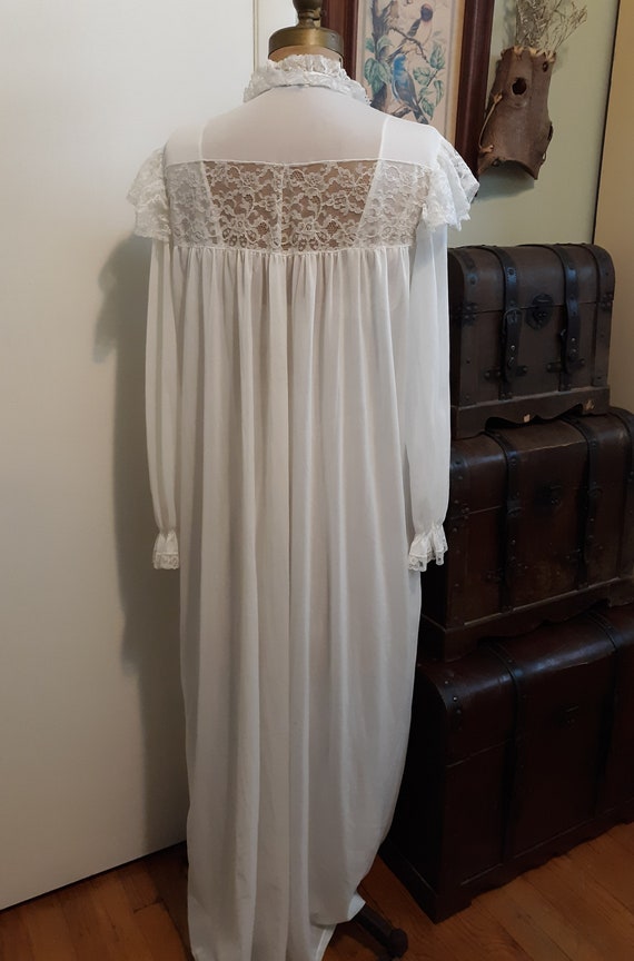 Vintage Nylon Nightgown and Robe - image 6