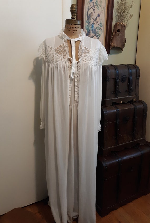 Vintage Nylon Nightgown and Robe - image 1