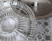 Vintage ONEIDA Silver Plated Serving Tray with Glass Insert – Ornate Floral Design