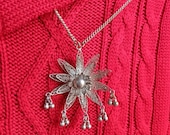 Vintage Cannetille filagree dangle necklace, boho style, 70's, long chain. Non adjustable.
