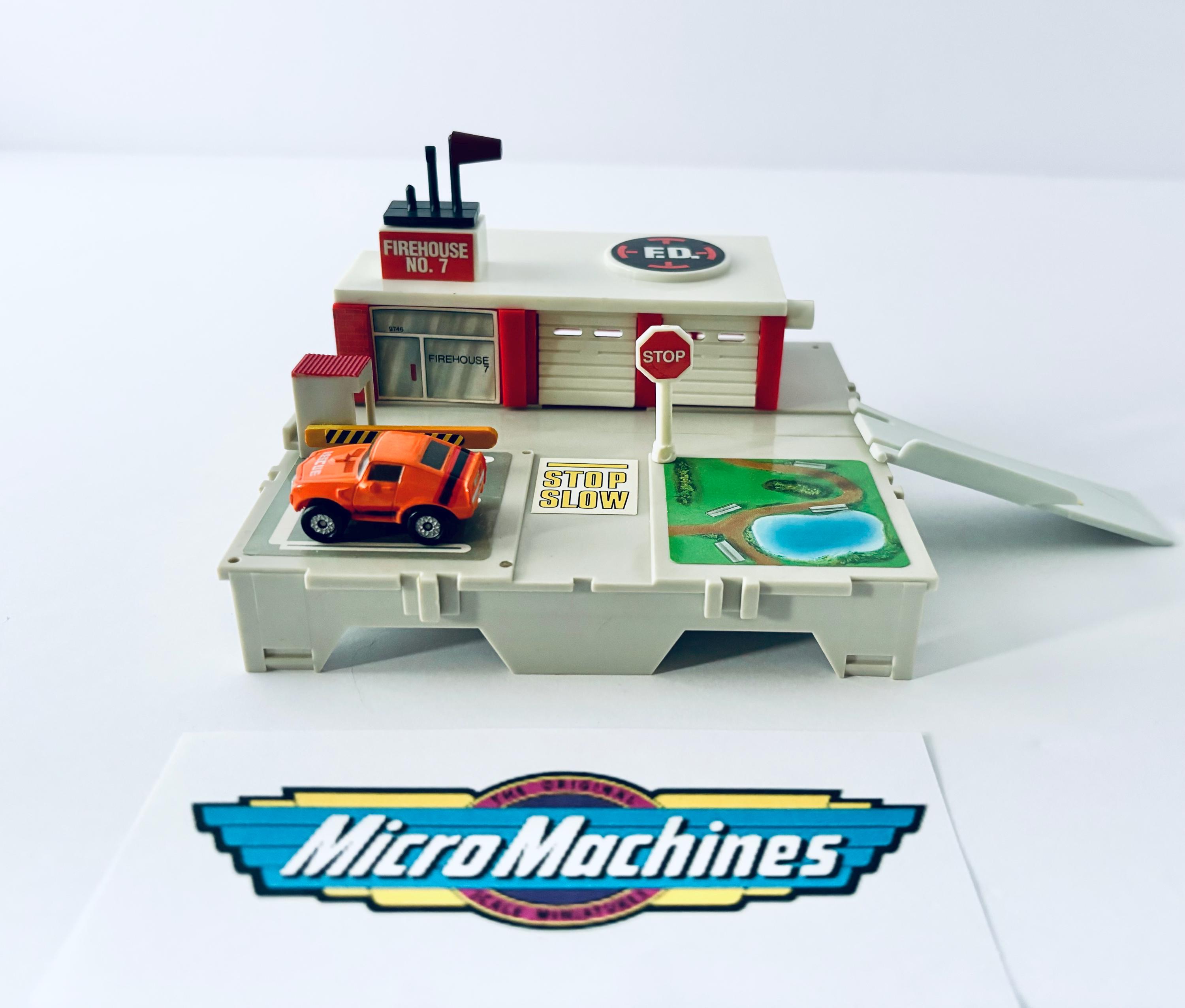 Micro Machines Travel City Fire Station - Incomplete Set (1988  display picture 1
