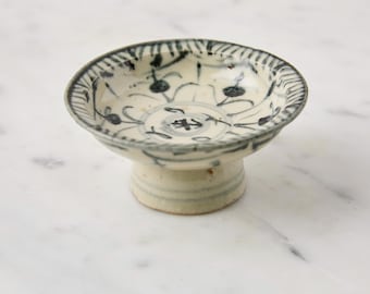Antique Pedestal Offering Dish: Ming Porcelain