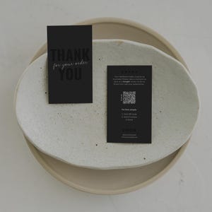 Modello di scheda di revisione minimalista personalizzabile con codice QR - Download immediato, SET07