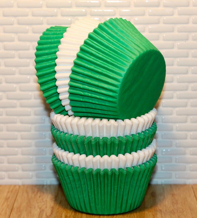 Christmas Heavy Duty Cupcake Liners Asst Red Cupcake Liners Etsy