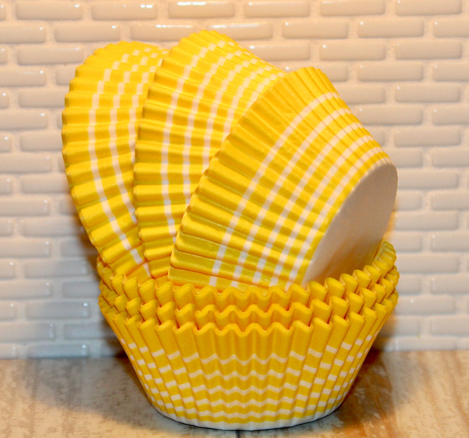 NUEVO Yellow Party Pak Cupcake Liners Qty 70 Yellow Etsy