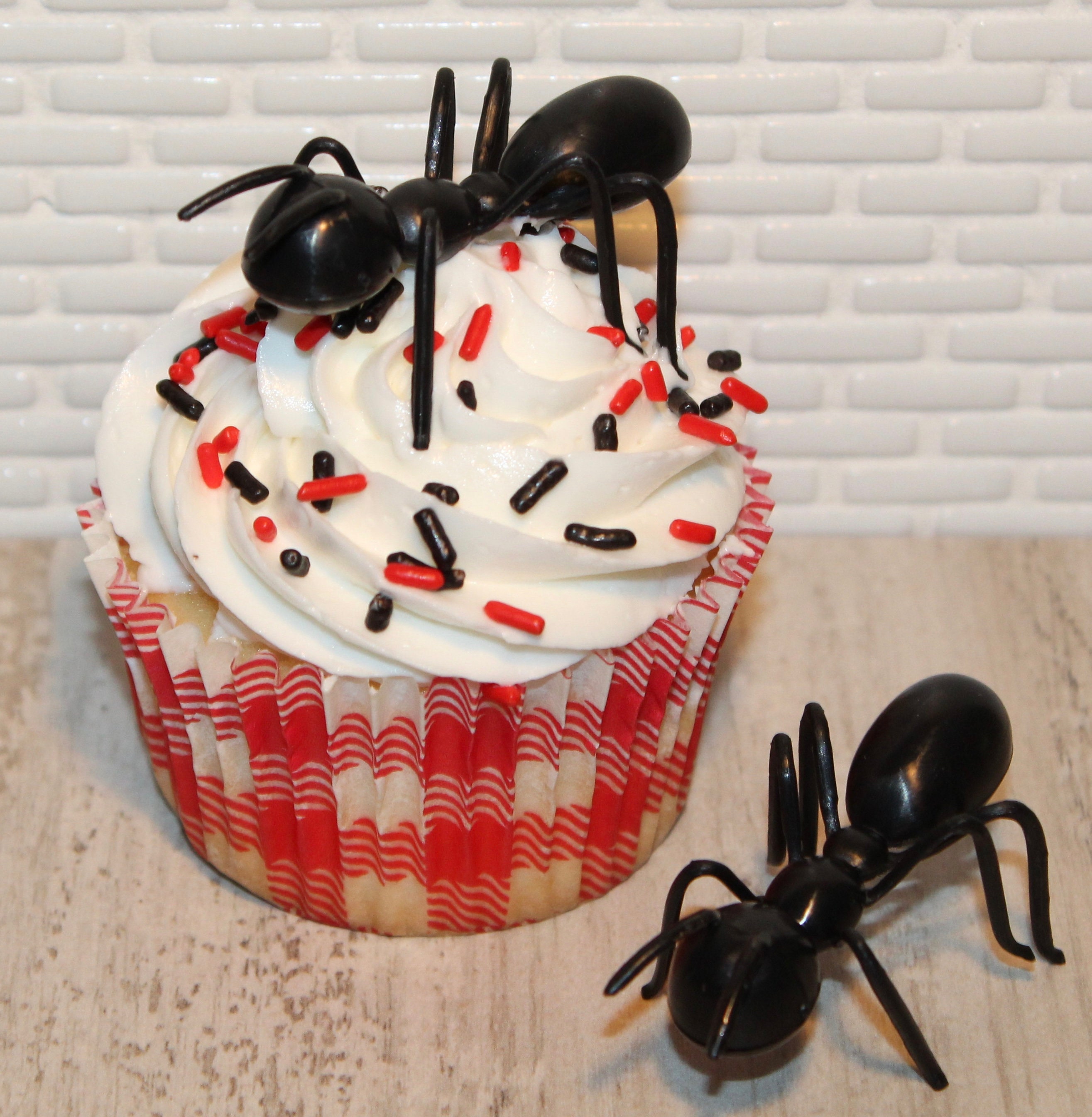 NEW - Lay On Ant Cupcake Toppers (Qty 12) Ant Cupcake Toppers, Ants, …