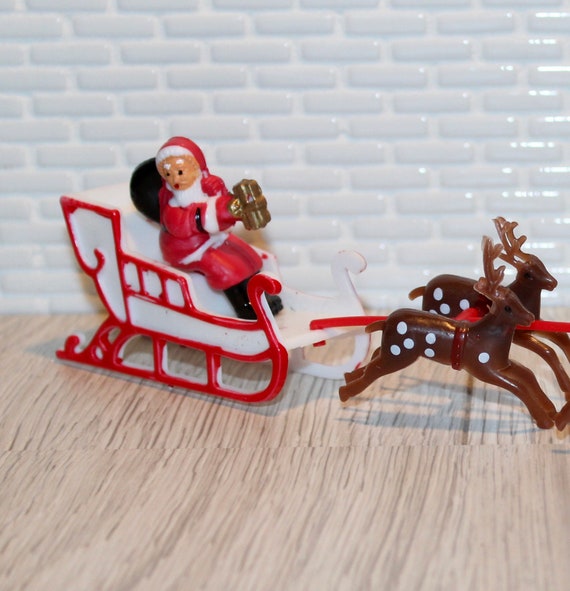 Christmas Reindeer Cake Tutorial To Help You Sleigh the Holidays