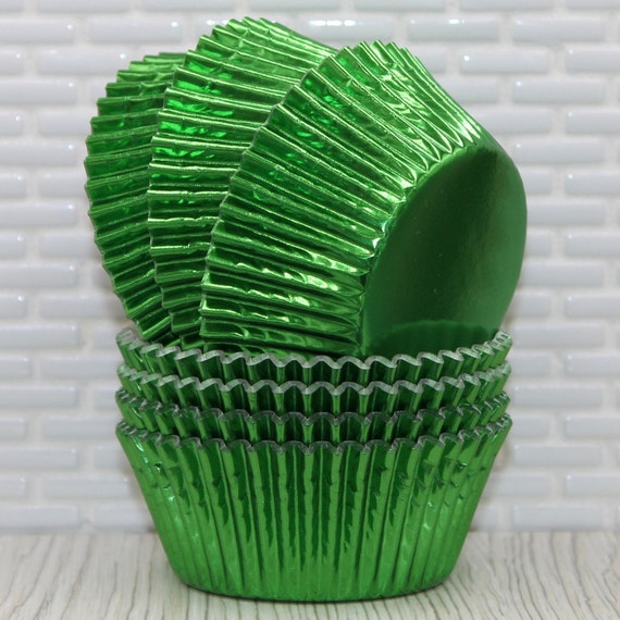Green mini 2025 cupcake liners