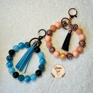 beaded wristlet keychains, cute keychains, wristlet keychains, beaded wristlet keychains, gifts for her, last minute gifts, gifts for women