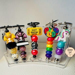 Perlen Schlüsselanhänger, Schlüsselanhänger, Geschenk, Geschenke für Frauen, Silikon Schlüsselanhänger, Silikon Perlen Schlüsselanhänger, Perlen Schlüsselanhänger, Pride Day, Pride Geschenke,