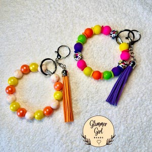beaded wristlet keychains, cute keychains, wristlet keychains, beaded wristlet keychains, gifts for her, last minute gifts, gifts for women