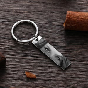 Chaveiro com foto de olhos gravados personalizados, chaveiro com foto de seus olhos gravados para ela/ele, presente personalizado com foto de olhos, presente de joias com olhos, presentes de aniversário