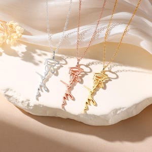 Collana di laurea personalizzata con nome del laureato, collana di laurea personalizzata, regalo di laurea, ciondolo con nome, gioiello per lei.