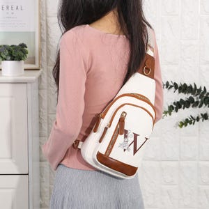 Leder Umhängetasche für Frauen, Benutzerdefinierte Brief Umhängetasche, Urlaubs Essentials Leder Rucksack, Reiserucksack, Trendige Schultertasche für Sie