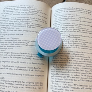 Gingham kindle grips/ blue, pink, green and purple phone grip/ MagSafe grip/ magnetic phone grip/ Gingham print grip / kindle accessories Bild 16