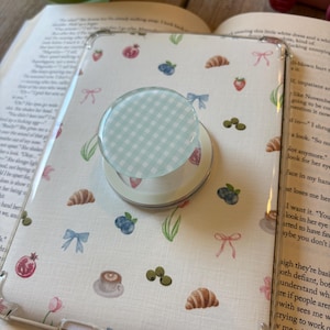 Gingham kindle grips/ blue, pink, green and purple phone grip/ MagSafe grip/ magnetic phone grip/ Gingham print grip / kindle accessories Bild 12