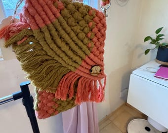 Handmade macrame cell phone bag, perfect birthday gift for your best friend, anniversary gift, or travel bag for women