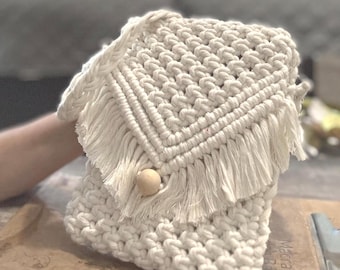 Bolso artesanal de macramé hecho a mano – Bolso boho cruzado para mujer – Accesorio ligero y artesanal