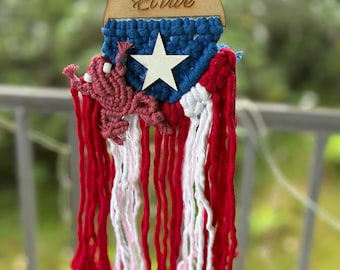 Puerto Rican flag macrame – Handmade boho wall hanging – Handmade cultural gift – Puerto Rican pride | - Includes coqui frog