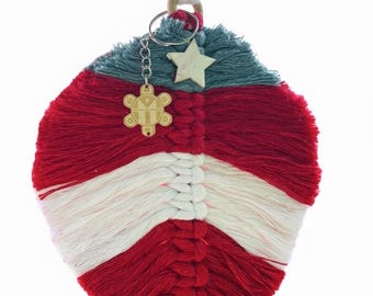 Wall Hanging - Puerto Rican Flag in the Shape of a Leaf - Handmade Macrame - Boho Puerto Rican Decor - Puerto Rican Pride