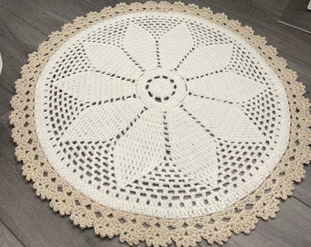 Hortensia Rug - Farmhouse Crocheted Rug - White & Beige - 29 inches