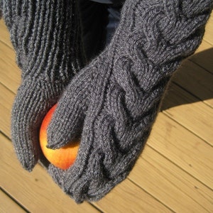 BESTSELLER - Twilight Bella&#39;s Mittens - Custom Knit - 28 colors available - more than 400 sold