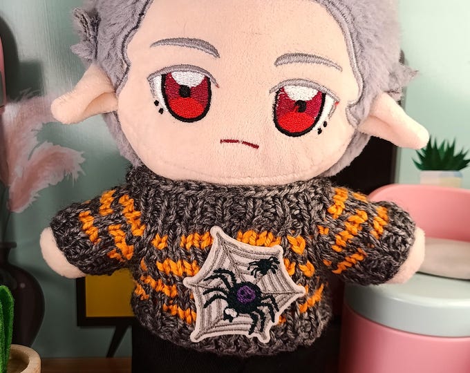 Handmade Halloween Knitted Sweater with Spider Web Patch for 20cm Plush Dolls – Spooky and Cozy Doll Outfit Style Display Knitwear Plushie