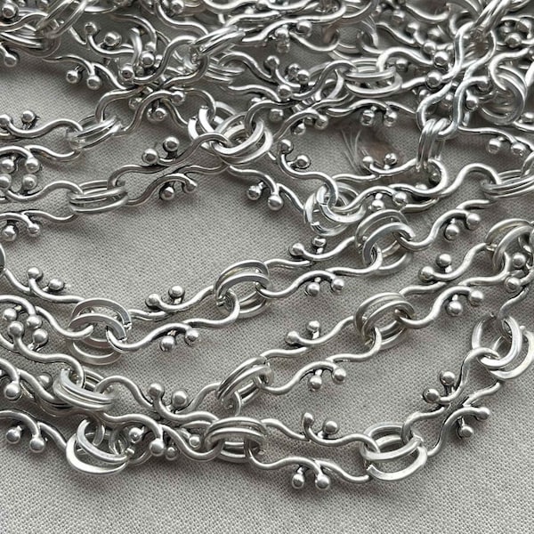 Antique Silver Chain, Silver Infinity Chain, Antique Silver Plated Base Metal, Unsoldered Chain, Per Foot, 17x8.5mm, Dry Gulch