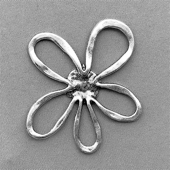 Enjoy 25% off -mixed Metal Daisies in a Circle Pendant