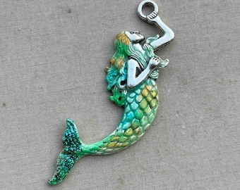 Colgante de sirena de algas marinas, colgante de sirena artesanal, colgante de sirena OOAK, colgante de sirena plateado, 77x25 mm, Q1, quebrada seca, Marinella