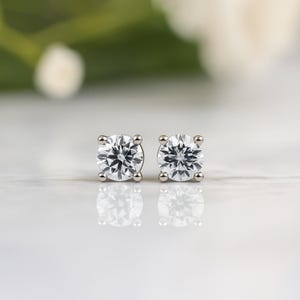 Lab Created Diamond Stud Earrings, 0.25 CTTW, 14K White Gold, Round Cut, E-F Color, VS Clarity, Timeless Gift for Women