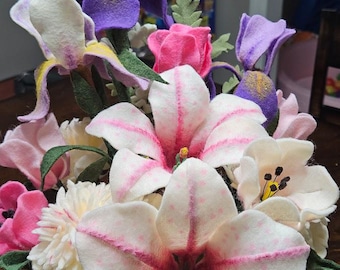 Filz-Blumenstrauß nach Maß, Wollfilz-Arrangement, für immer Blumen, Geburtstag, Muttertag, Housewarming, Hochzeit
