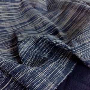 Handvävt indigo-randigt bomullstyg: Robust vävt material