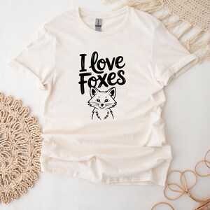 I Love Foxes T-Shirt For Animal Lovers Fox Graphic Tee Animal Retro Top Vintage Fox T-Shirt