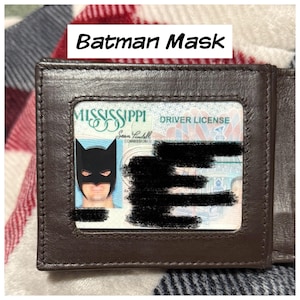 Helden Maske für Geldbörse auf Führerschein Bild. Vinyl-Aufkleber Aufkleber für Brieftasche Fenster. Reflektierend. Sticker (Geldbeutel nicht enthalten)