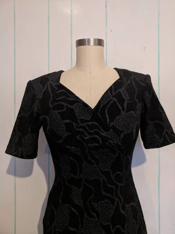 Black Floral Stretch Wiggle Dress Size 8 - 10 - image 5