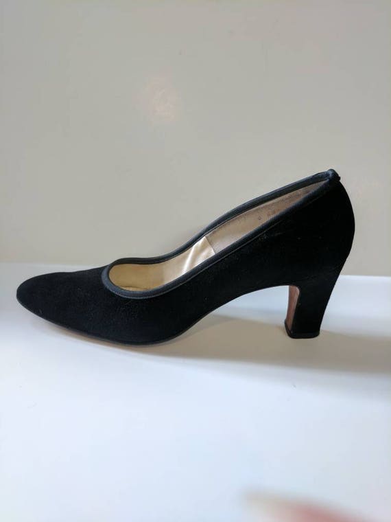 black 50s heels