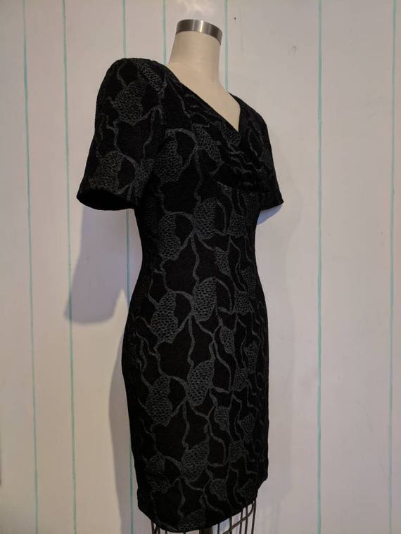 Black Floral Stretch Wiggle Dress Size 8 - 10 - image 4