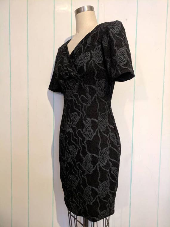 Black Floral Stretch Wiggle Dress Size 8 - 10 - image 3