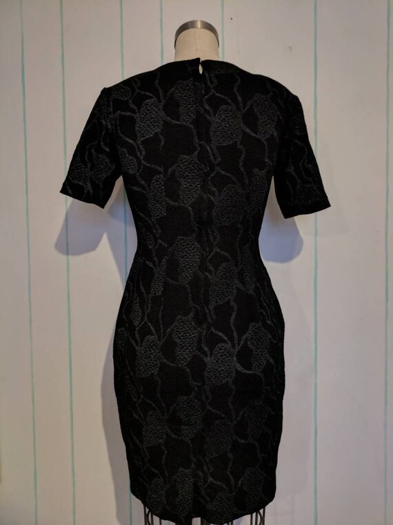 Black Floral Stretch Wiggle Dress Size 8 - 10 - image 6