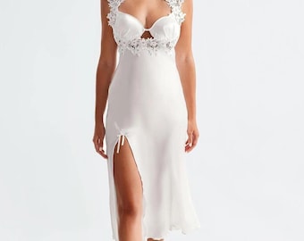 Ecru Bridal Nightgown,Women Nightgown and Robe,Satin Nightgown,Bridal Shower,Wedding Peignoir,Ecru Satin Lace Nightgown set,Lace Robe,Robes
