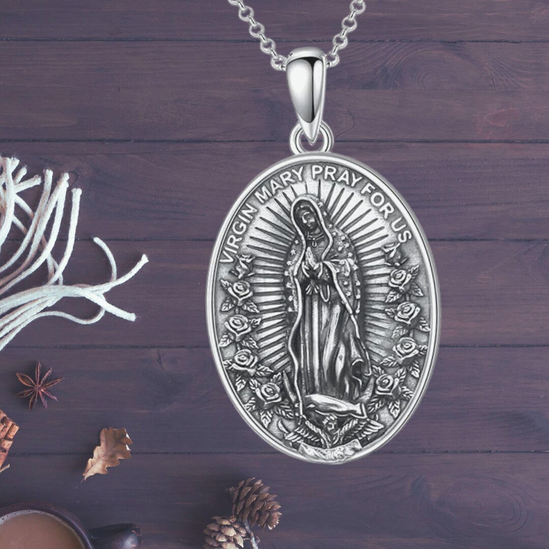 Collana Argento Sterling 925 Con Medaglia Di Santa Muerte - Gioiello Religioso Cattolico, Regalo Perfetto Per Mamma, Moglie O Amica