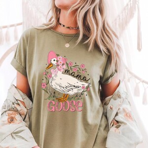 Floral Mama Goose Shirt, Mama Goose T Shirt, Girly Goose Shirt, Mother&#39;s Day Shirt, Cute Mama Shirt, New Mom Tee, Mothers Day Gift, Mom Gift