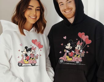 Moletom com capuz Mickey e Minnie em moto, Moletom combinando para casais da Disney, Dia dos Namorados para apaixonados pela Disney