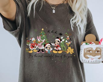 Camiseta navideña vintage de Mickey y sus amigos "Es la época más maravillosa del año", camiseta de fiesta navideña de colores cómodos 2025, Disneyland Navidad