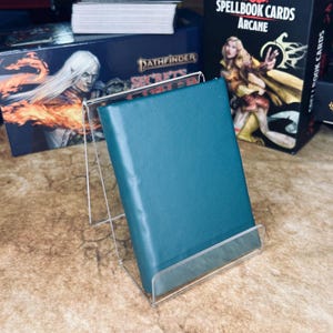 Shadow Blue Faux Leather 1 Insert Mini Hardback Spellbook para D&D, Pathfinder, outros RPGs ou cartões de visita. Comporta 20 cartas.
